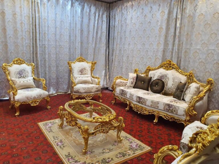 Gothic Splendor salon Set