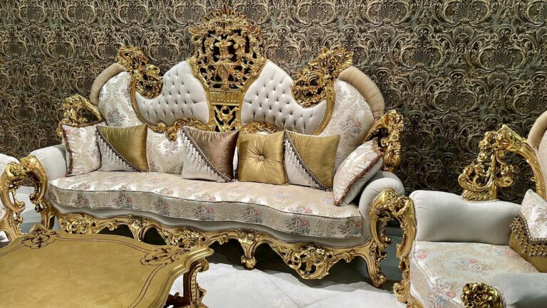 Crownwood Classic Salon