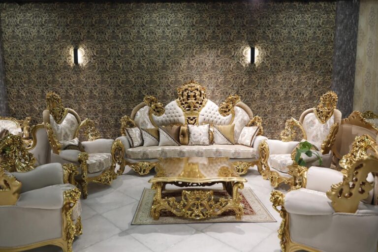 Crownwood Classic Salon